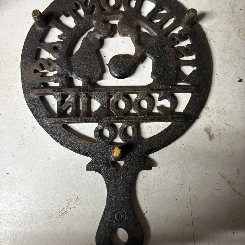 Wilton Cast Iron Wall Decor Trivet in Aged Vintage